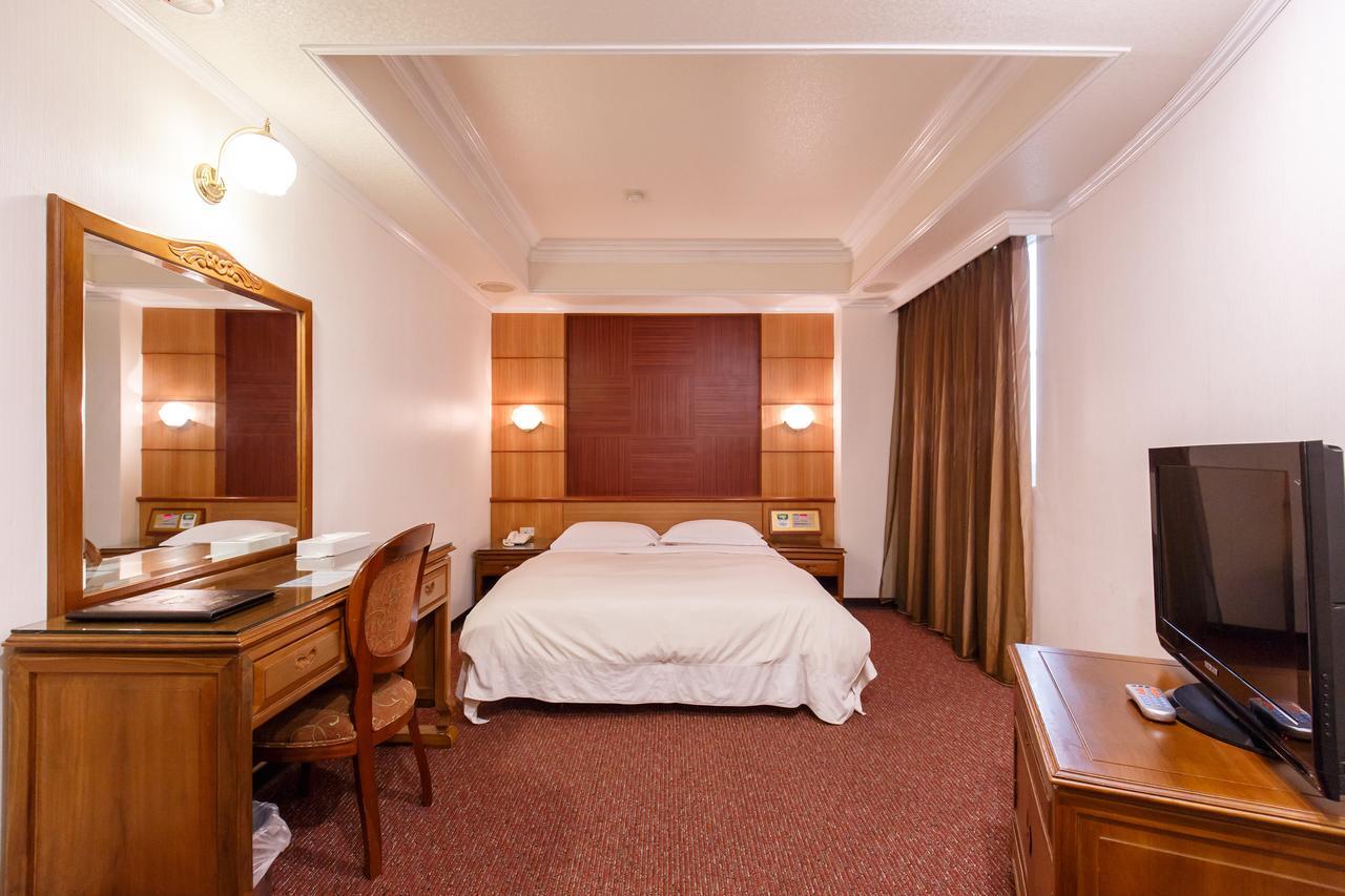 Champion Hotel Tajpej Buitenkant foto